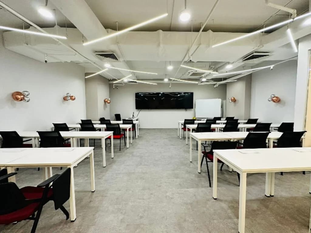 Training room for rent at Beach Road, set up in classroom style