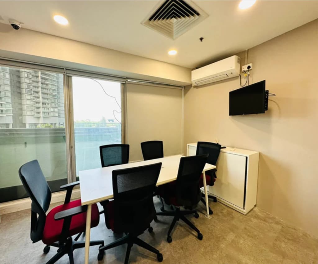 MEETING ROOM